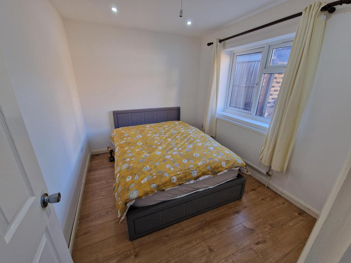 Mile End Budget Guesthouse Londres Exterior foto
